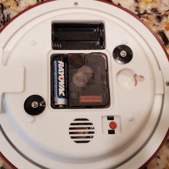 Thomas Kinkade CHRISTMAS Carol Clock 12 Songs VILLAGE 8" - Light Sensor NEW - Picture 9 of 9